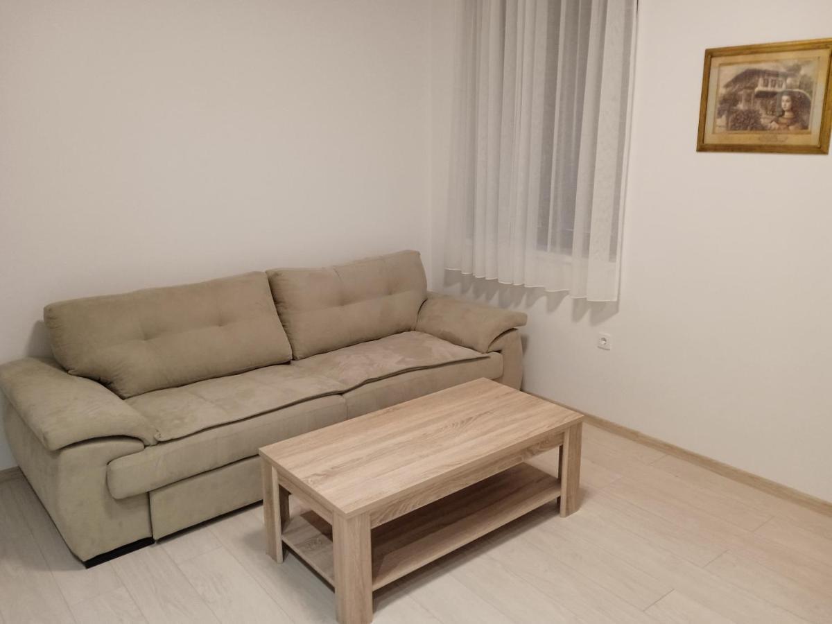 Checkpoint Apartments モスタル エクステリア 写真