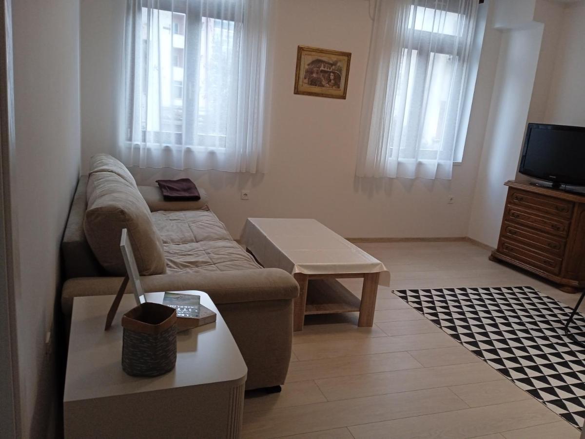 Checkpoint Apartments モスタル エクステリア 写真