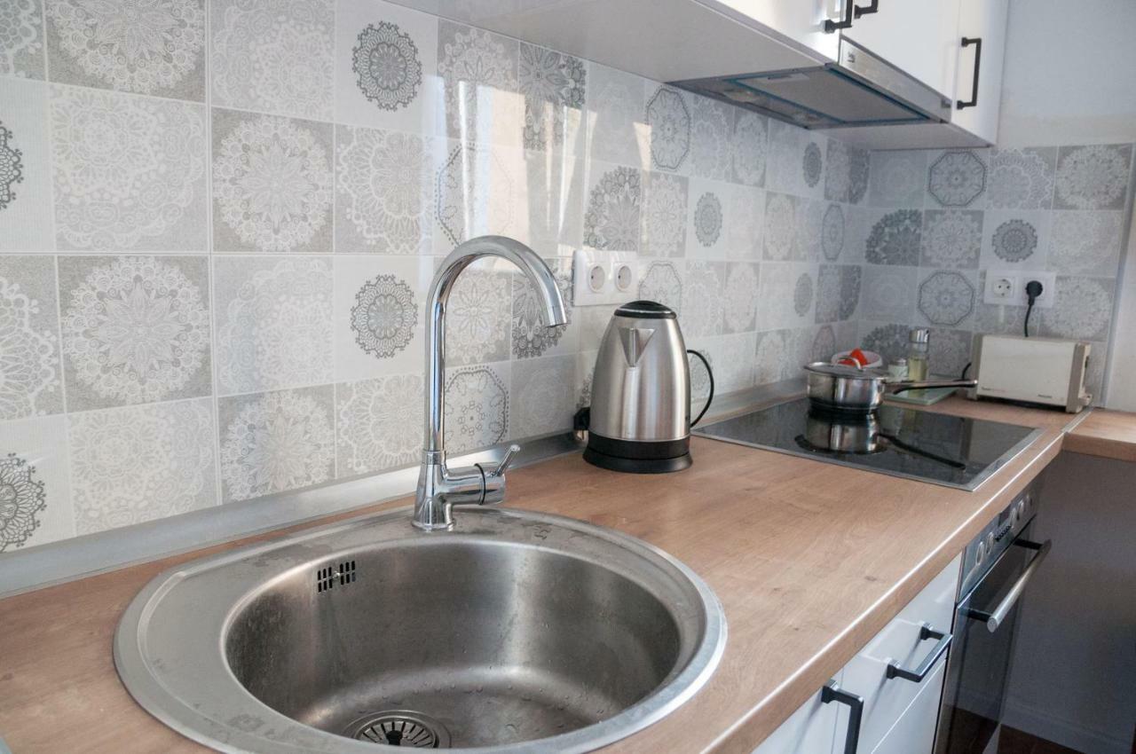 Checkpoint Apartments モスタル エクステリア 写真