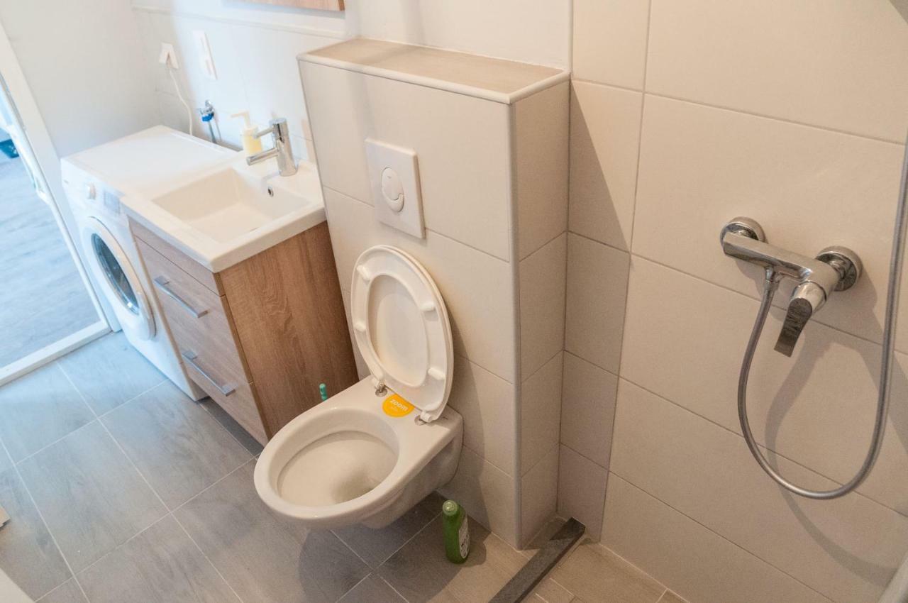 Checkpoint Apartments モスタル エクステリア 写真